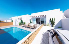 Semi-detached villa on one level with solarium and private pool in Dolores for 480,000 €