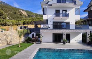 4-bedroom villa 270 m² in Ölüdeniz for 52,576,000 TRY