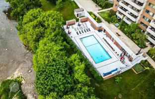 6-bedroom apartment in Scarlett Road for C$1,037,000
