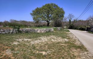 Land plot 681 m² in Marcana for 100,000 €