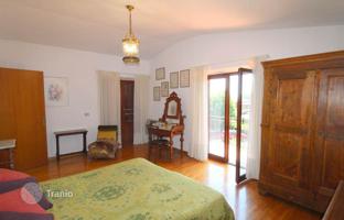 5-bedroom villa 298 m² in Castelnuovo Berardenga for 750,000 €