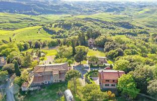 Land plot 1,238 m² in Volterra for 2,200,000 €