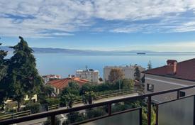 OPATIJA, CENTER — floor of a house in an attractive location with a view of the sea for 450,000 €