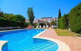 Spacious villa with a swimming pool, a garden and a parking at 50 meters from the beach, Miami Playa, Spain for 2,900 € per week