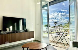 Sunny one-bedroom apartment on the Promenade des Anglais, Nice, Côte d'Azur, France for 420,000 €