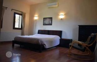 3-bedroom cottage 318 m² in Pyrgos for 1,200,000 €