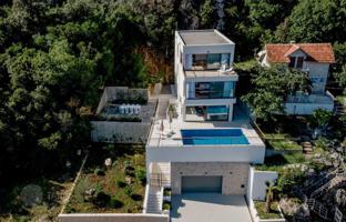 4-bedroom villa 236 m² in Herceg Novi city for 850,000 €
