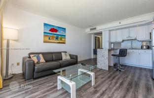 1-bedroom apartments in condo 41 m² in Collins Avenue for $389,000