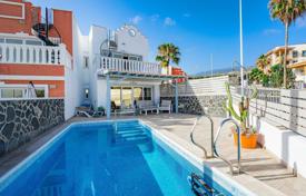 Three-level furnished townhouse in Callao Salvaje, Tenerife, Spain for 499,000 €