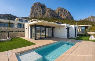 3-bedroom villa 137 m² in Polop for 570,000 €