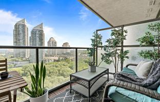 4-bedroom apartment in Etobicoke for C$867,000