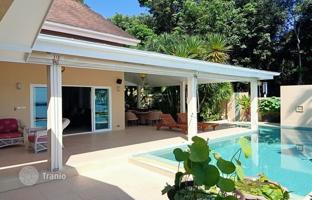 4-bedroom villa 450 m² in Mueang Phuket for $444,000