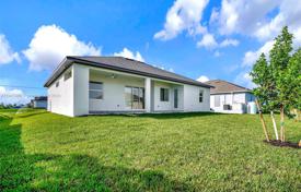 Townhome – Cape Coral, Florida, USA for $419,000
