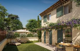 Apartment – Saint-Rémy-de-Provence, Bouches-du-Rhône, Provence - Alpes - Cote d'Azur,  France for From 255,000 €