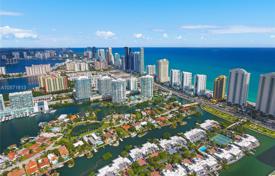 Three-level furnished apartment with a private garage in Sunny Isles Beach, Florida, USA for 1,488,000 €