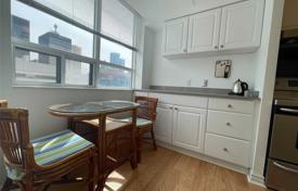 Apartment – Simcoe Street, Old Toronto, Toronto,  Ontario,   Canada for C$980,000