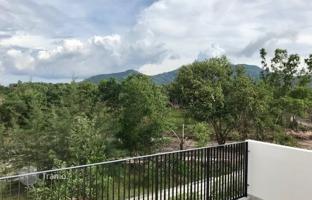3-bedroom townhouse 230 m² in Choeng Thale for $387,000