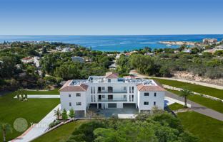 2-bedroom penthouse in Coral Bay for 389,000 €