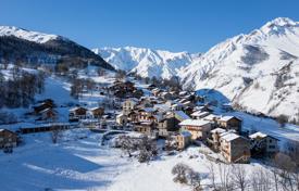 NEW 6-ROOM CHALET — PANORAMIC VIEW for 1,990,000 €