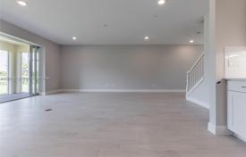 Townhome – Hollywood, Florida, USA for $1,200,000