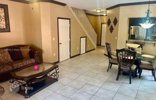 3-bedroom house 181 m² in Pembroke Pines for $485,000