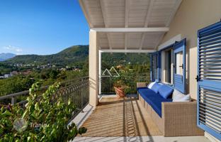 2-bedroom villa 158 m² in Tivat city for 550,000 €
