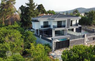 House 240 m² in Kemer for 38,814,000 TRY