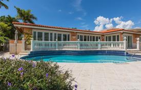 Luxury villa with a backyard, a pool and a terrace, Surfside, USA for $4,899,000