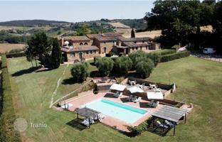 Villa with 8 separate apartments, a swimming pool and a picturesque view, Florence, Italy for 1,500,000 €