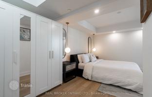 4-bedroom apartment in Etobicoke for C$732,000