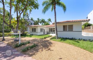 5-bedroom house 279 m² in Miami Beach for $2,699,000