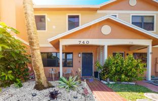 2-bedroom townhouse 128 m² in Pembroke Pines for $419,000