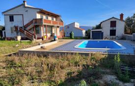 House Rakalj, Marčana, 225 m² for 500,000 €