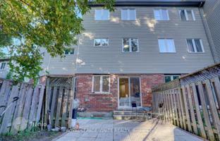 8-bedroom townhouse in Scarborough for C$1,094,000