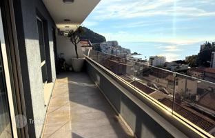 3-bedroom apartment 184 m² in Becici for 590,000 €