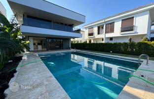 4-bedroom villa 210 m² in Camyuva for 49,975,000 TRY