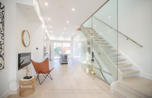 9-bedroom house in Woodbine Avenue for C$1,920,000