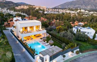 5-bedroom villa 310 m² in Nueva Andalucia for 3,750,000 €