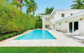 Comfortable villa with a patio, a pool and a terrace, Miami Beach, USA for 3,040,000 €