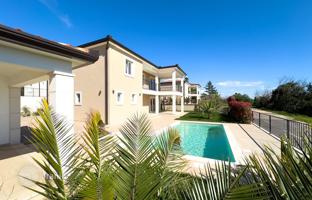 3-room house 220 m² in Umag for 1,300,000 €