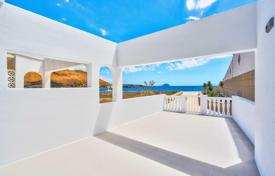 Sunny apartment with sea views in Costa del Silencio, Tenerife, Spain for 318,000 €