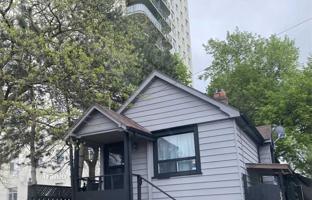 6-bedroom house in York for C$1,121,000