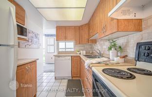 6-bedroom apartment in Etobicoke for C$824,000