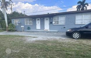 House 125 m² in Palm Beach County for $300,000