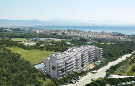 Apartments with 3 bedrooms and sea views in Torremolinos for 425,000 €