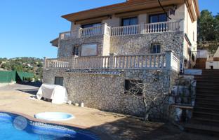 Three-storey villa with a swimming pool and a jacuzzi near the beach, Lloret de Mar, Spain for 455,000 €