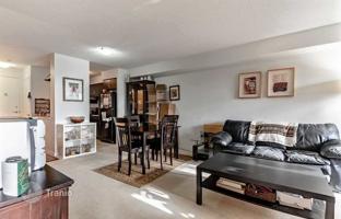 2-bedroom apartment in Heintzman Street for C$792,000