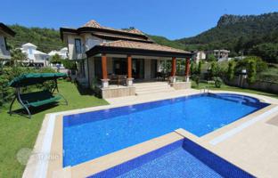 4-bedroom villa 250 m² in Kemer for 74,963,000 TRY