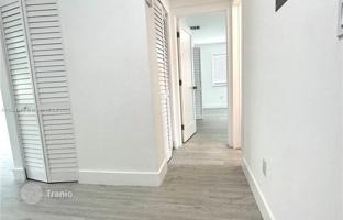 Apartment 391 m² in Miami Beach for $2,700,000