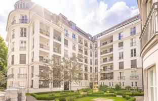Spectacular three-bedroom penthouse in a building with a garden and a parking, Mitte, Berlin, Germany for 2,400,000 €